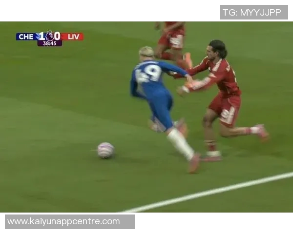 前裁判解析伊萨克与詹姆斯争议犯规索博接触未足以影响加纳乔表现 前裁判解析伊萨克与詹姆斯争议犯规索博接触未足以影响加纳乔表现