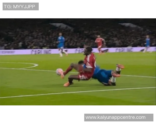 前裁判解析伊萨克与詹姆斯争议犯规索博接触未足以影响加纳乔表现 前裁判解析伊萨克与詹姆斯争议犯规索博接触未足以影响加纳乔表现