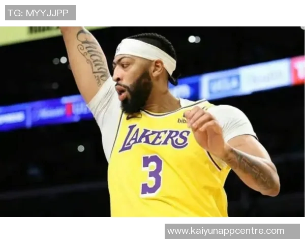 浓眉复出状态渐入佳境16分钟内贡献7分7板与2次封盖