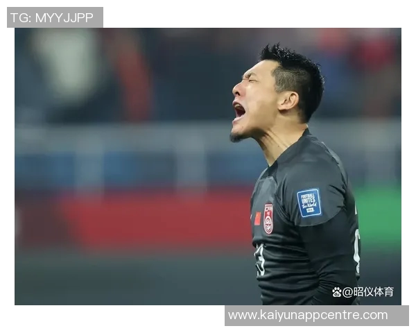 王大雷感谢球迷雨中支持并祝双节快乐展现球队团结精神