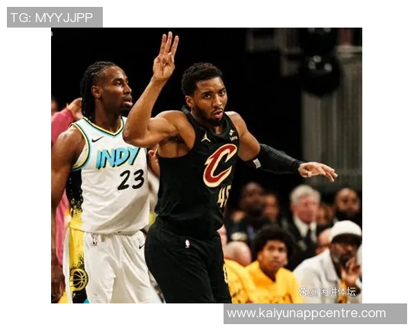 米切尔第三节伤退仅得15分2板2助球迷心痛不已遗憾难忍