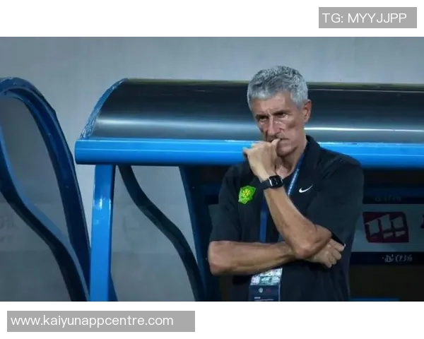 国安队员昨晚齐聚塞蒂恩住处送别情深意重温暖时刻