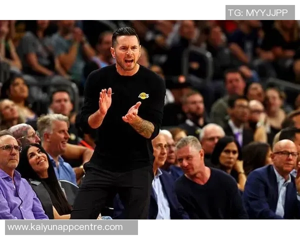 湖人季前赛遭遇连败Buha称训练氛围显著改变雷迪克表现愈加急躁 湖人季前赛遭遇连败Buha称训练氛围显著改变雷迪克表现愈加急躁