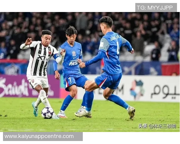 林加德精准直塞助攻杜甘季奇怒射被薛庆浩神勇扑出 林加德精准直塞助攻杜甘季奇怒射被薛庆浩神勇扑出