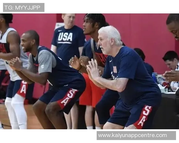 巴恩斯赞福克斯领导风格独特队友们愿意全力支持他 巴恩斯赞福克斯领导风格独特队友们愿意全力支持他