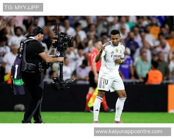 姆巴佩全场表现亮眼传射建功并贡献关键传球与过人评分高达86 姆巴佩全场表现亮眼传射建功并贡献关键传球与过人评分高达86