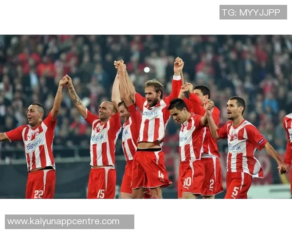 森林老板与贝尼特斯共赏奥林匹亚科斯对阵阿森纳精彩赛事 森林老板与贝尼特斯共赏奥林匹亚科斯对阵阿森纳精彩赛事